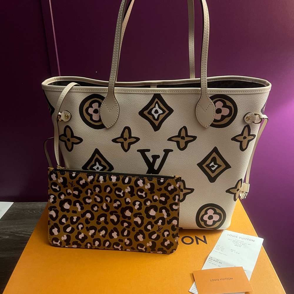 Authentic Limited addition Louis Vuitton Wild at Heart Neverfull. Crème color